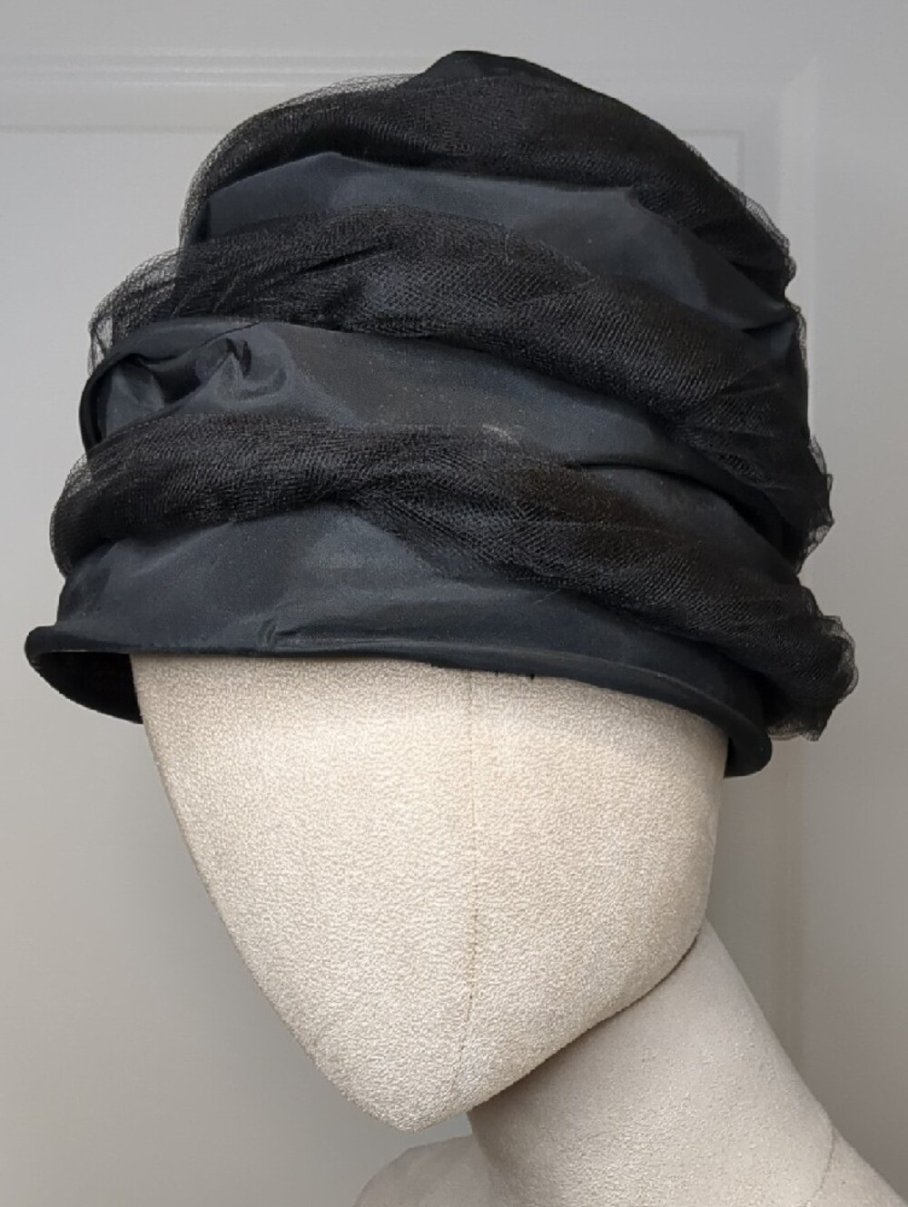 Vintage 50s 60s Gene Doris Cloche Hat Taffeta & Tulle Mod Elegant MCM